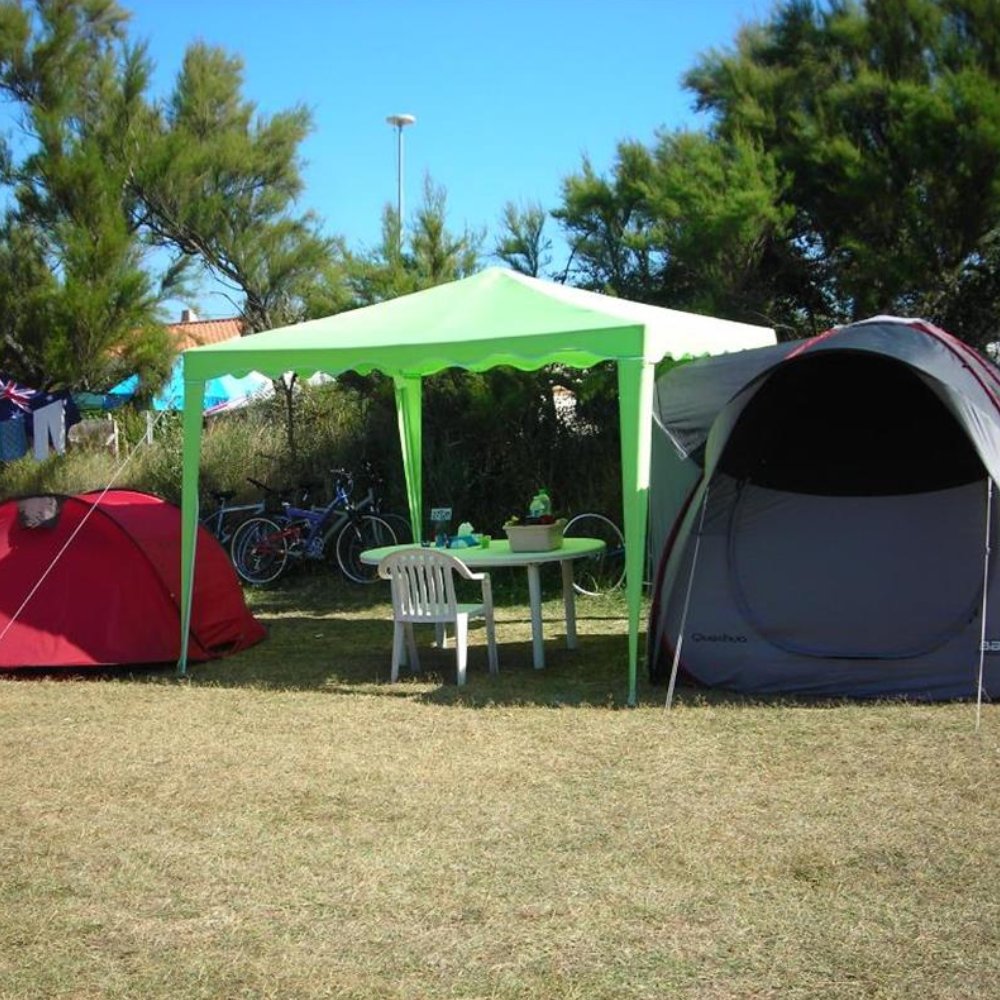Emplacement toile de tente et caravane